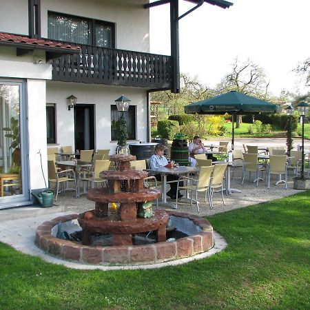 Gasthaus Und Ferienwohnungen Zum Engel Waldbrunn  Exteriér fotografie