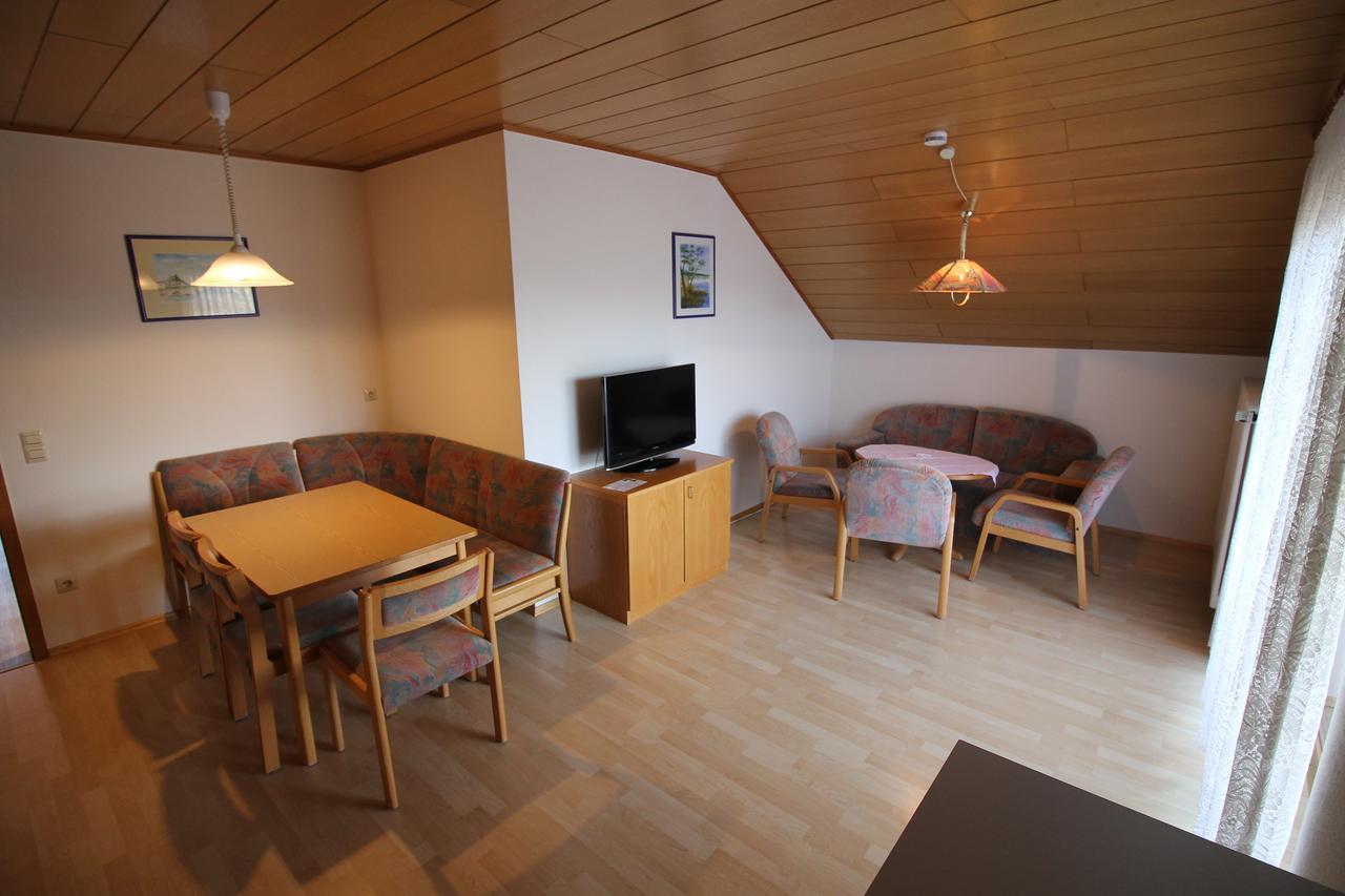Gasthaus Und Ferienwohnungen Zum Engel Waldbrunn  Pokoj fotografie
